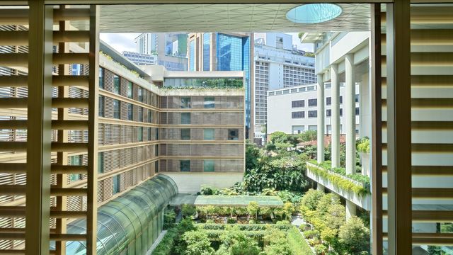新加坡艾迪遜酒店走極簡風格，空中泳池算係唔錯嘅亮點