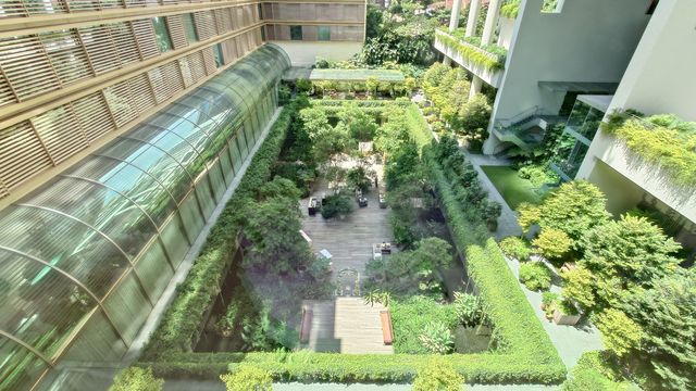 新加坡艾迪遜酒店走極簡風格，空中泳池算係唔錯嘅亮點
