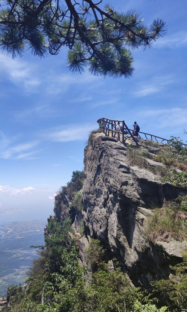 《五老峰探秘：邂逅道教聖地的壯麗山水》