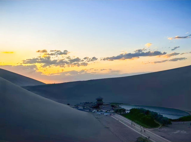 沙海明眸·千年遺韻——月牙泉及月牙泉小鎮深度遊覽攻略 沙海明眸·千年遺韻——月牙泉及月牙泉小鎮深度遊覽攻略