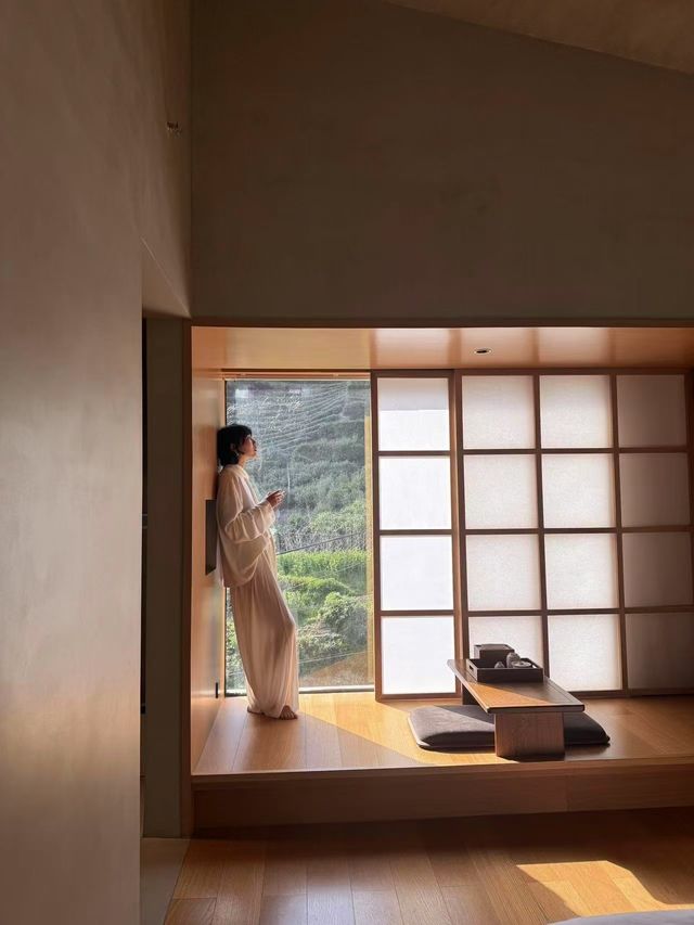 人在草木間，浮生半日閒