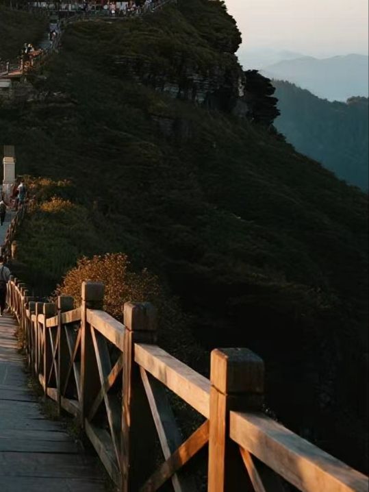 反向旅行爽呆了！梵淨山秋日秘境大公開​