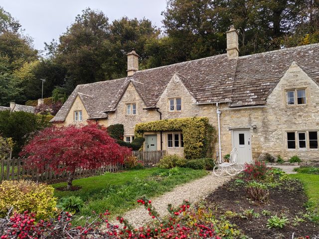 詩情畫意的拜伯里（bibury）