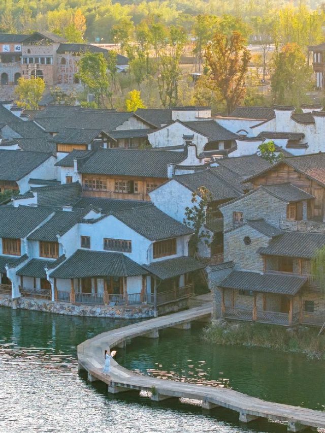 이싱 도자기 마을, 장화 호수 마을에서 찾은 은신처