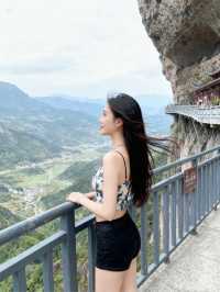 福建漳州靈通巖宗教朝聖和避暑勝地！