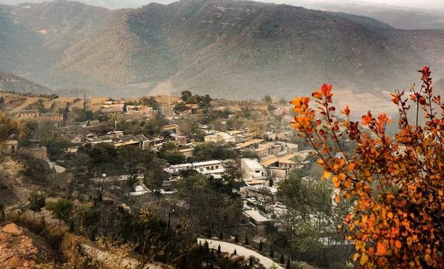 藏在太行山裡的「川西寨子」!600年石頭迷宮村,紅葉+古建 藏在太行山裡的「川西寨子」!600年石頭迷宮村,紅葉+古建