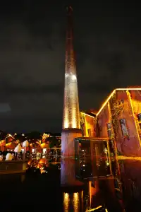 陶溪川的夜，是瓷與光的詩