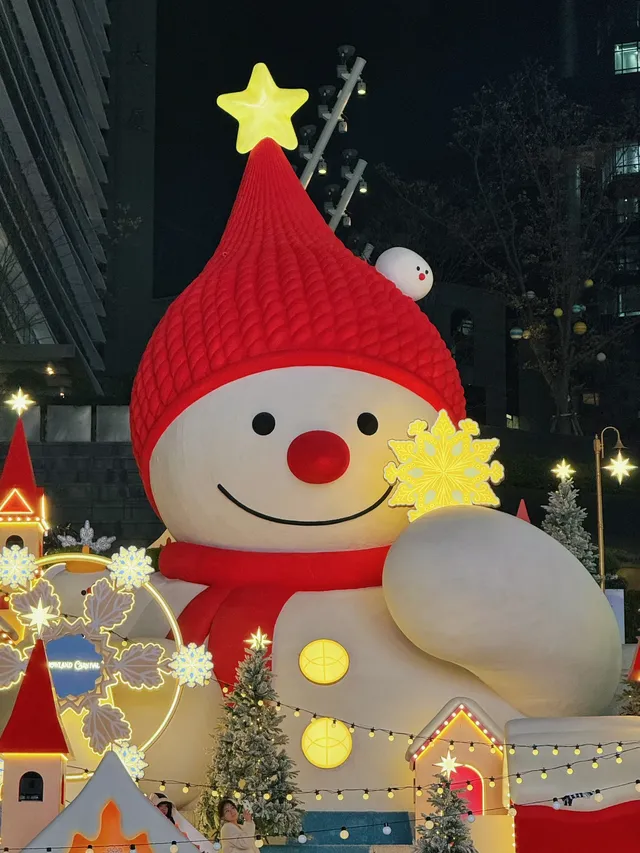 12.2日實況陸家嘴冰雪童話世界太浪漫了 12.2日實況陸家嘴冰雪童話世界太浪漫了