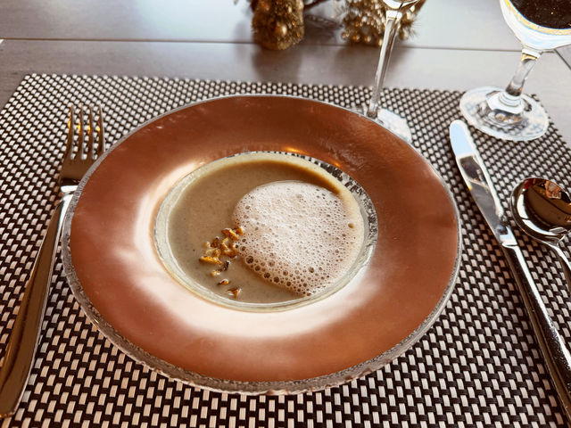 京都鴨川河畔的百年老店Funatsuru|賞楓品京式法餐