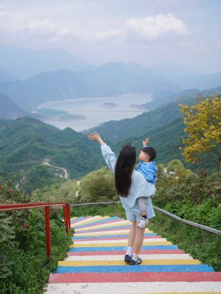 청두 5월 1일 도보 여행 가이드 2000미터 고공의 무지개 산책로