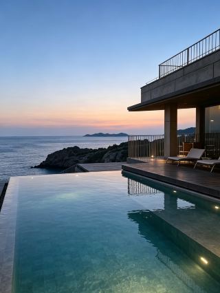 Cliffside pool + seaside lighthouse | Huanglong Island photo guide
