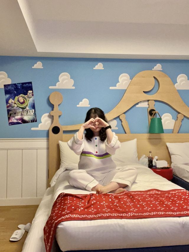 토이스토리 덕후 심장 폭격 당하는 호텔🏹💘