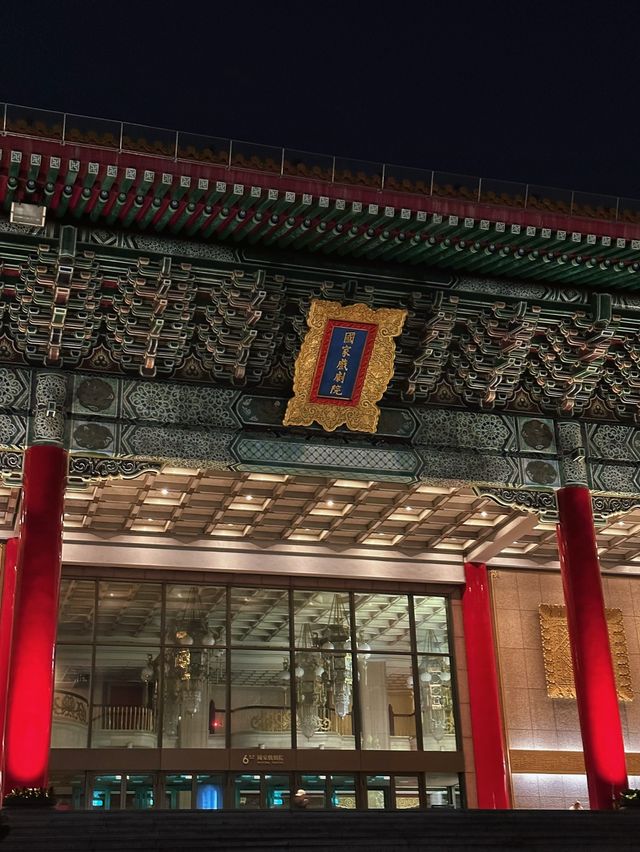 《台北》爵士樂團現場演奏超有氣氛餐酒館-戲台酒館