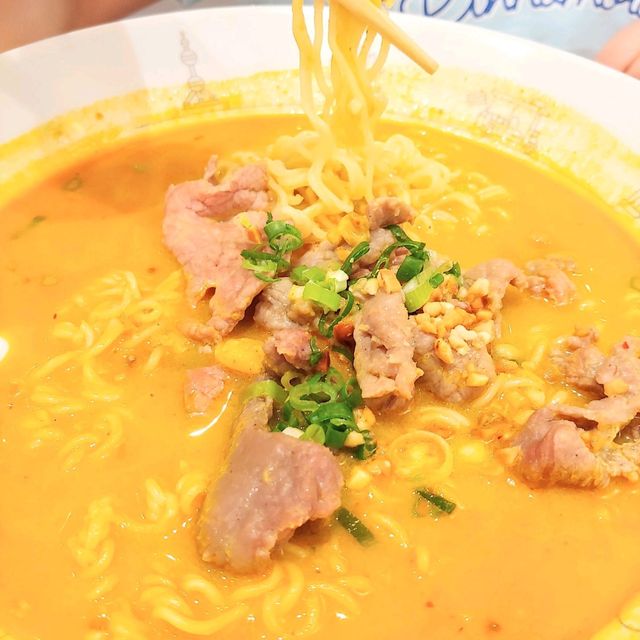 簡約精緻東南亞美食餐廳YUMMEE