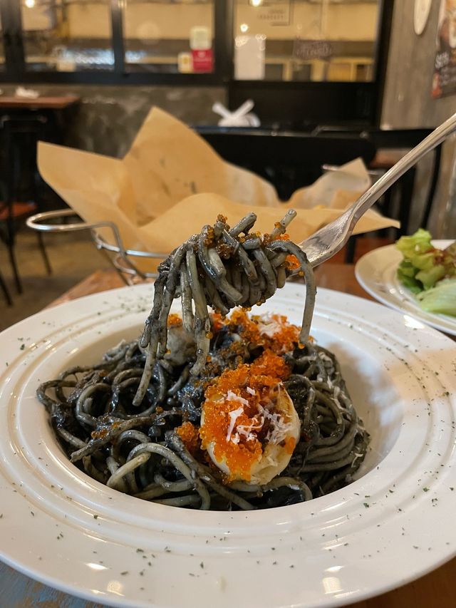 ߷土瓜灣在街角中的漢堡小店߷