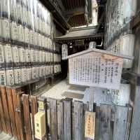 京都！四条通に面した「冠者殿社（かんじゃでんしゃ）」重要文化財指定！小さいながらも歴史ある神社 