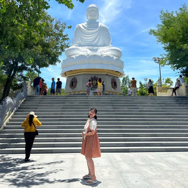 나트랑 거대 불교 석상이 있는 롱선사 🪷
