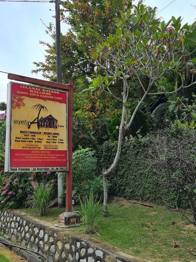 Aunty Aini's Garden Cafe ✨