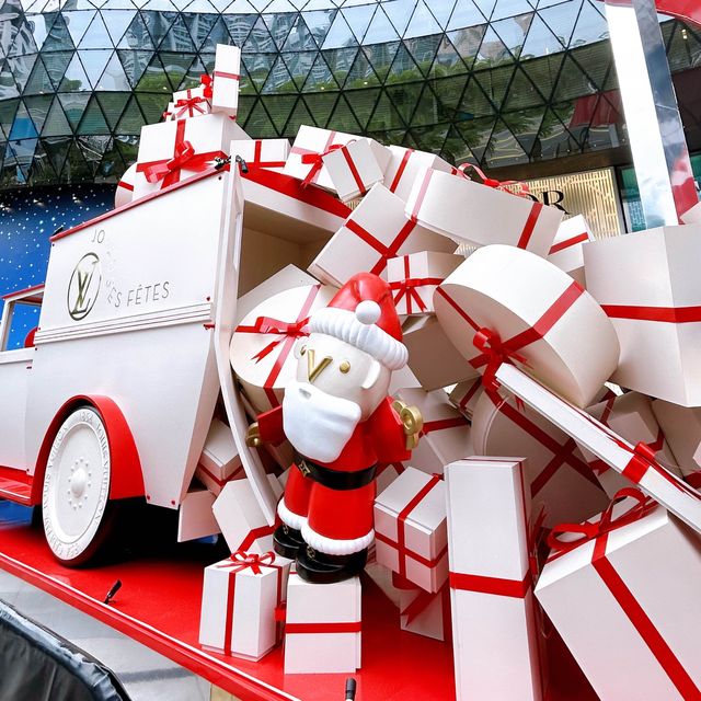 Orchard Road's Spectacular Christmas Decor