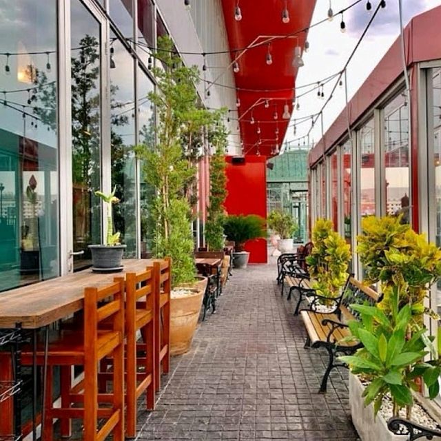 Thai Baht Art Antique and Bistro ร้านสุดเกร๋ 