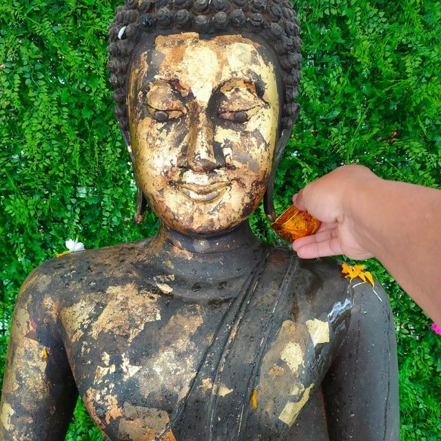 สืบสารสงกรานต์วิถีไทย ณ วัดปทุมวนาราม