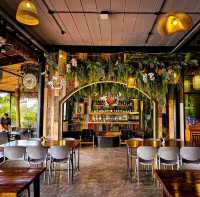 ที่พัก ร้านอาหารริมทะเล ขนอม 