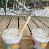 【沖縄県】大人気海カフェでのんびり過ごす