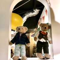 Bear family is welcoming everyone