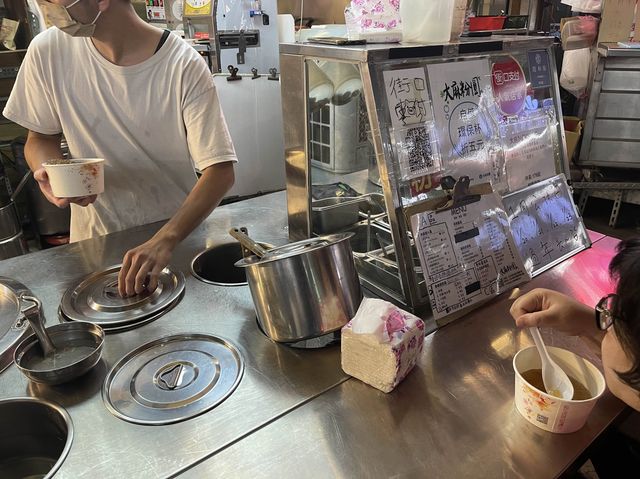 臺中逢甲夜市 吃了會上癮的大麻粉園