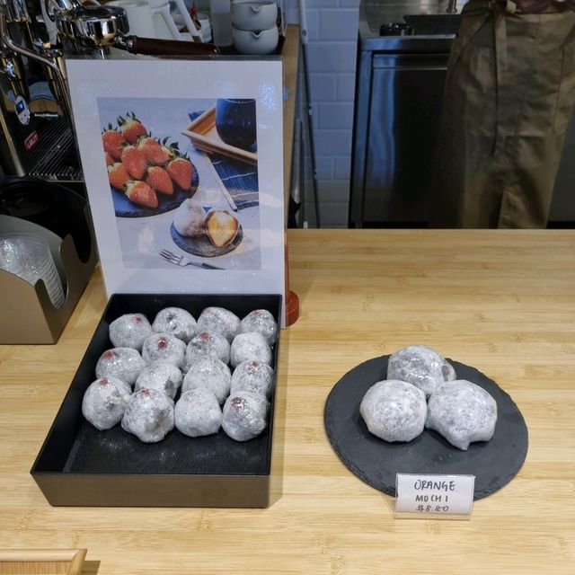 Japanese Cafe With Amazing Tea & Ice Cream