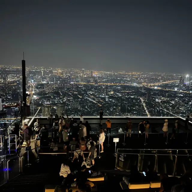 Bangkok Mahanakhon sky walk，IG打卡爆紅景點