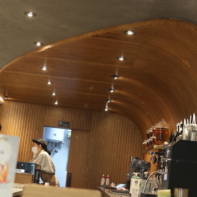 在梨大遇上Starbucks👨‍👩‍👧