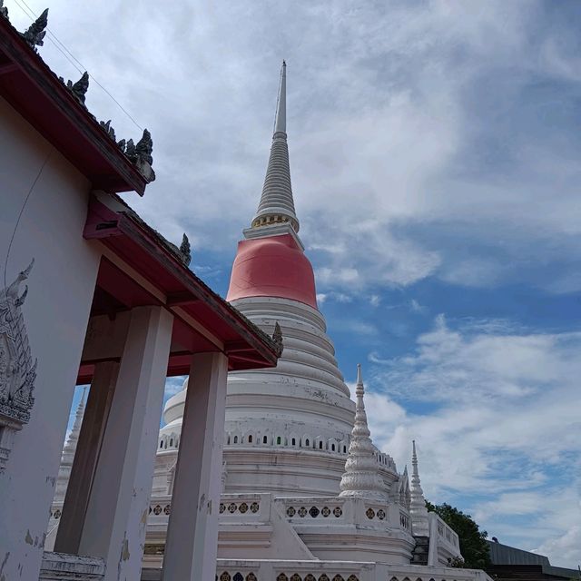 สักการะองค์พระสมุทรเจดีย์