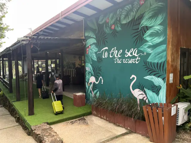 To The Sea Resort: Private Beach Bliss