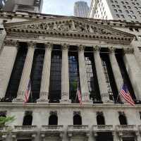 Iconic Stock Exchange 