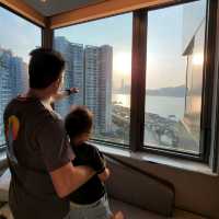【僅此一刻】香港北角維港凱悅尚萃酒店：無敵維港海景下的寫意日落