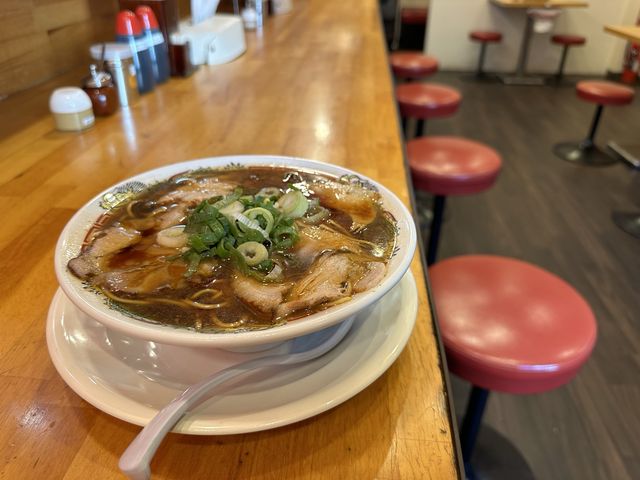 福岡・博多駅前。博多駅前の中華そば屋さん『博多中華そば 幸ノ助 博多店』