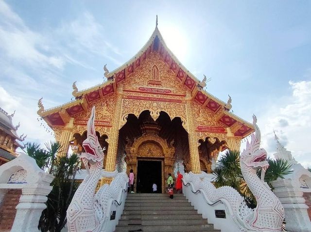 ไหว้พระที่  วัดเด่นสะหลีศรีเมืองแกน 🙏🏻🙏🏻 ไหว้พระที่  วัดเด่นสะหลีศรีเมืองแกน 🙏🏻🙏🏻