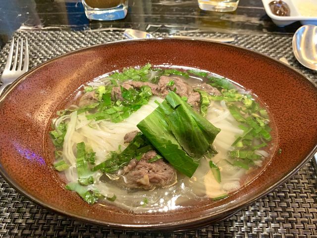 ベトナム　ベトナム観光　フォーポイントバイシェラトン・ダナンの朝食に大満足、満腹だよ！