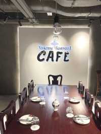 香港銅鑼灣復古英倫風打卡咖啡店-Vivienne Westwood Café