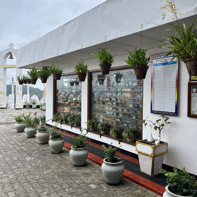 Bahirawakanda Vihara Statue, Sri Lanka