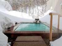 แช่ออนเซ็นกลางหิมะที่ Oohira Hotel, Yamakata