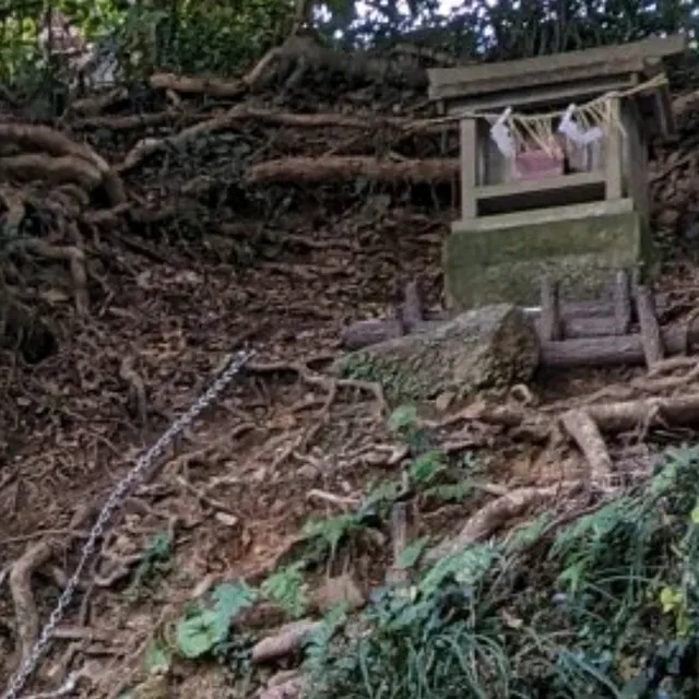 鯛みくじを釣り吉祥願う…天の川伝説の天の川が在るとされる 世界遺産の宗像大社の中津宮へは フェリーで移動