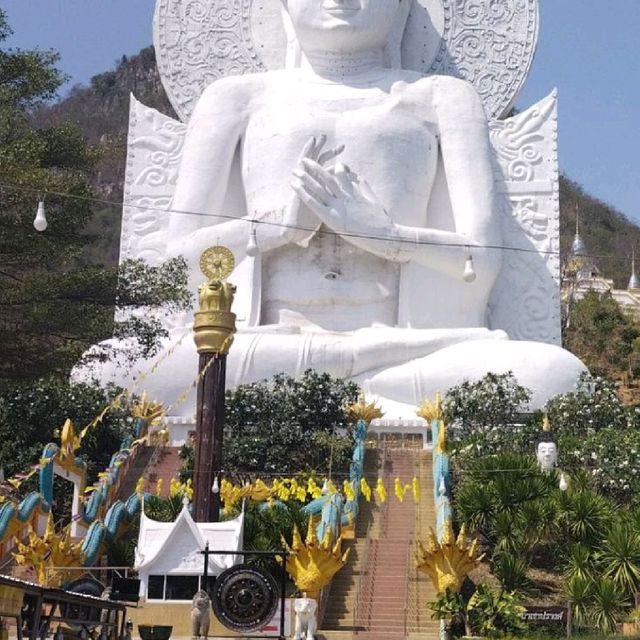 วัดถ้ำเขาปรางค์  อำเภอชัยบาดาล  จังหวัดลพบุรี