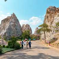 อุทยานหินเขางู (Khao Ngu Stone Park) 