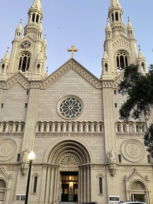 サンフランシスコ　聖ピーター＆ポール教会⛪️