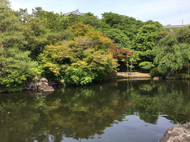 悠然漫步好古園：姬路城的靜謐之美