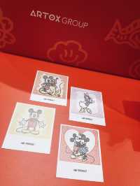 【限量藝術展】Mr Doodle愛情雕塑，遠東百貨信義A13