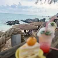 Cave Beach Clubคาเฟ่ที่มีคลื่นฮีลใจ