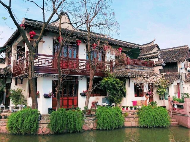 Visit Zhujiajiao Ancient Town